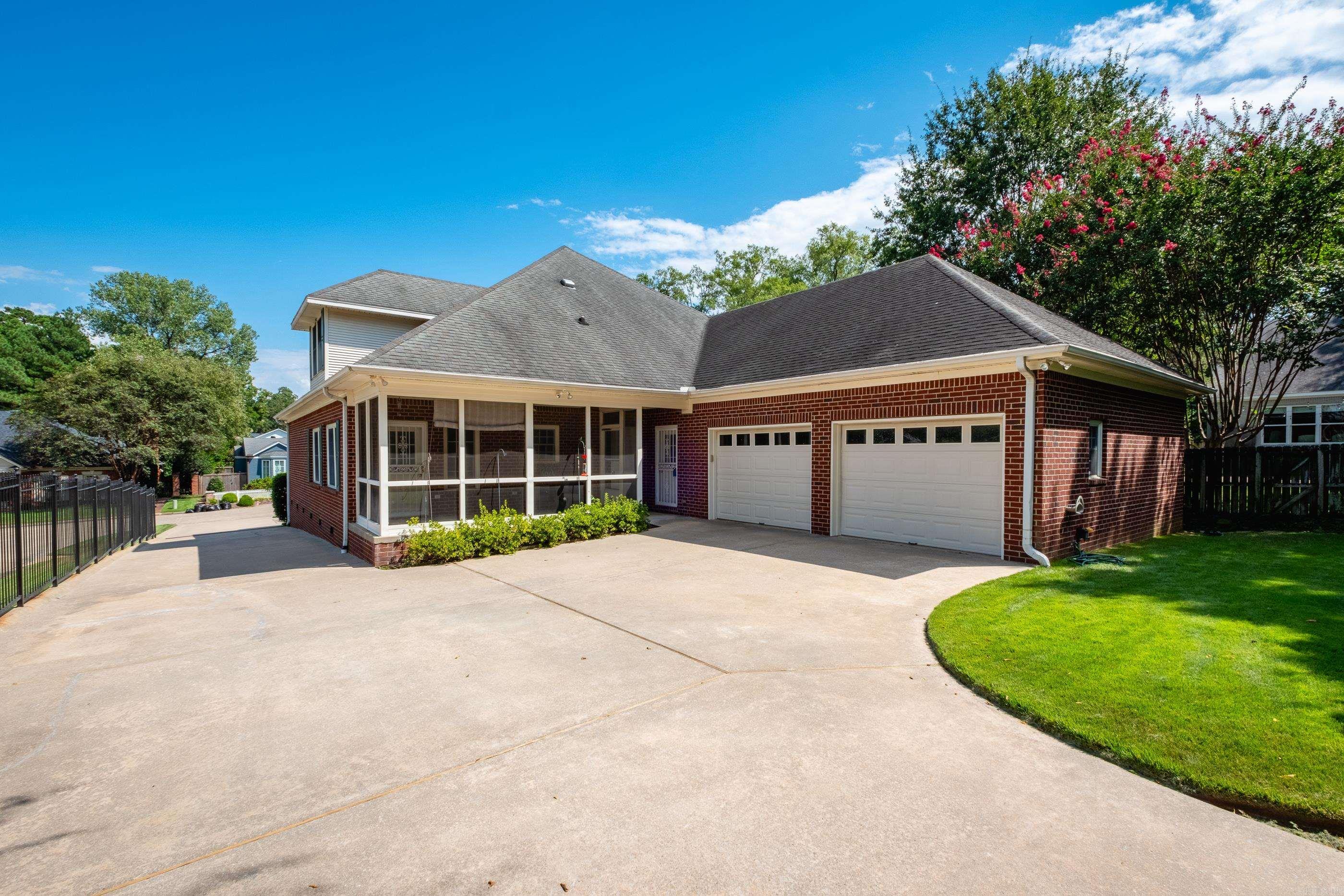 38 Saint Johns Place