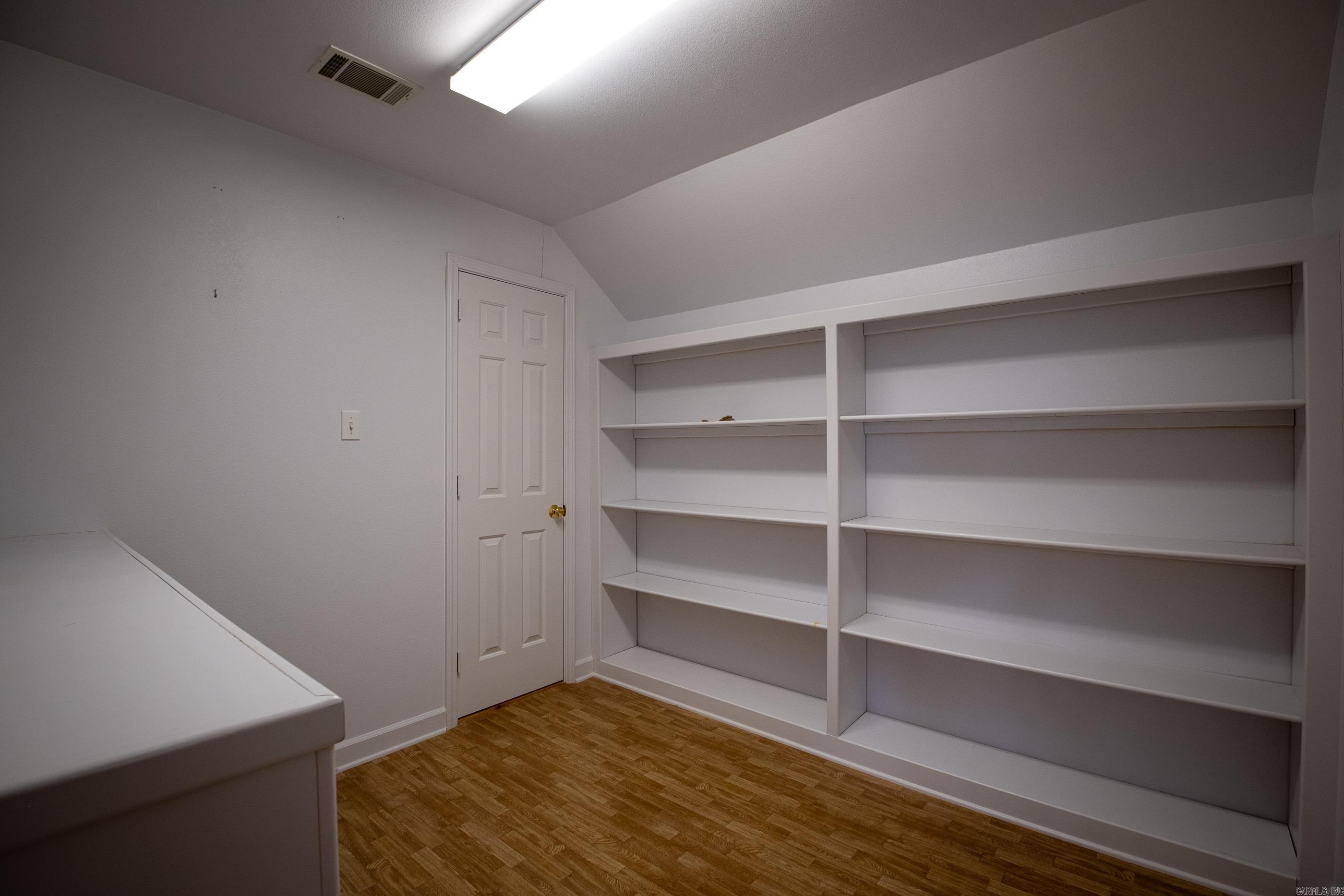 38 Saint Johns Place