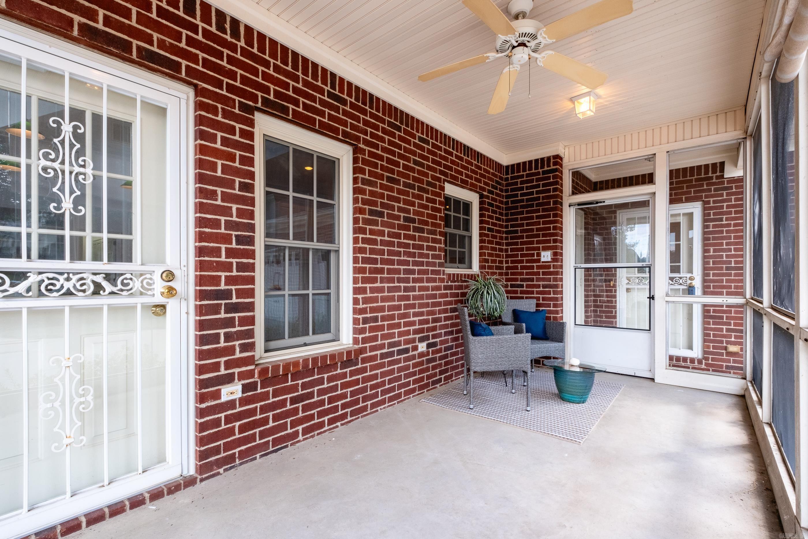 38 Saint Johns Place