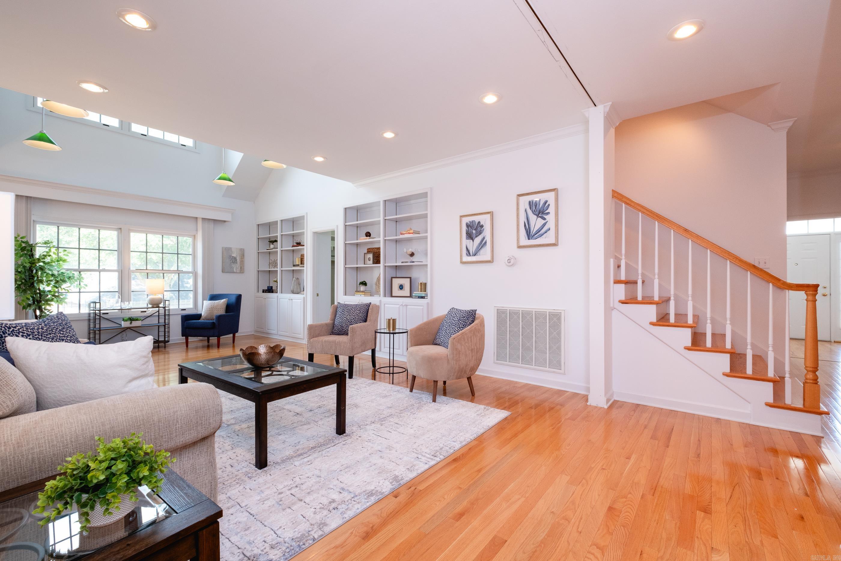 38 Saint Johns Place