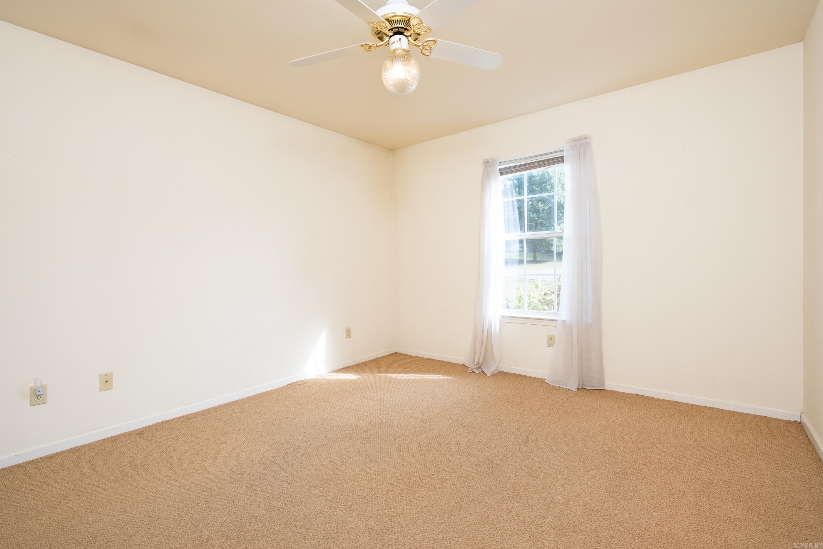 24 Laver Circle