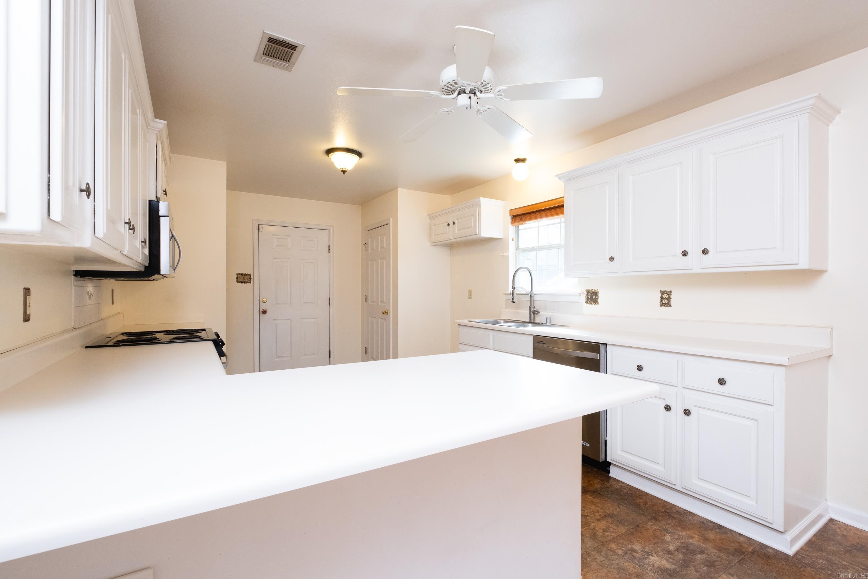 24 Laver Circle