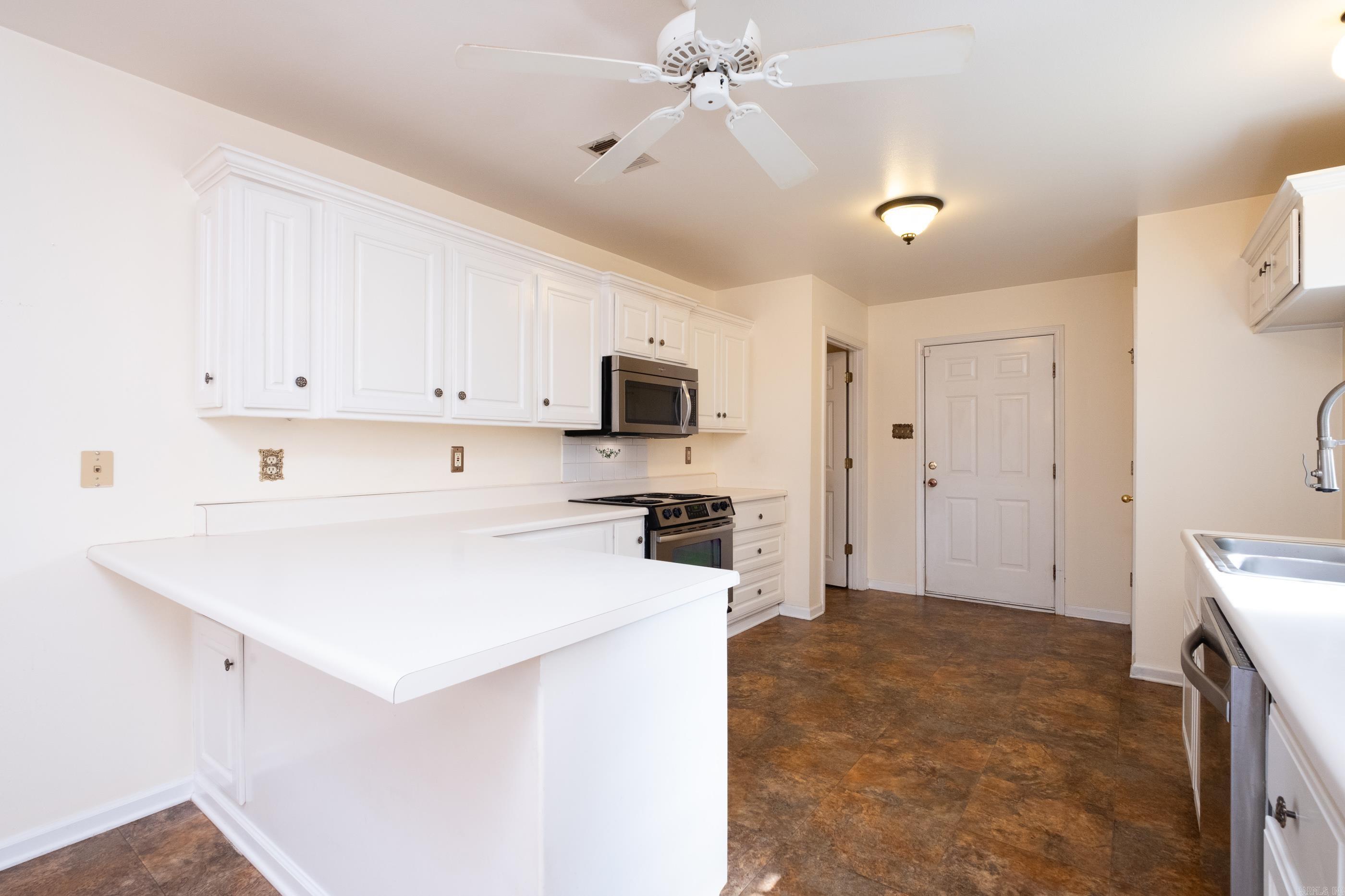 24 Laver Circle