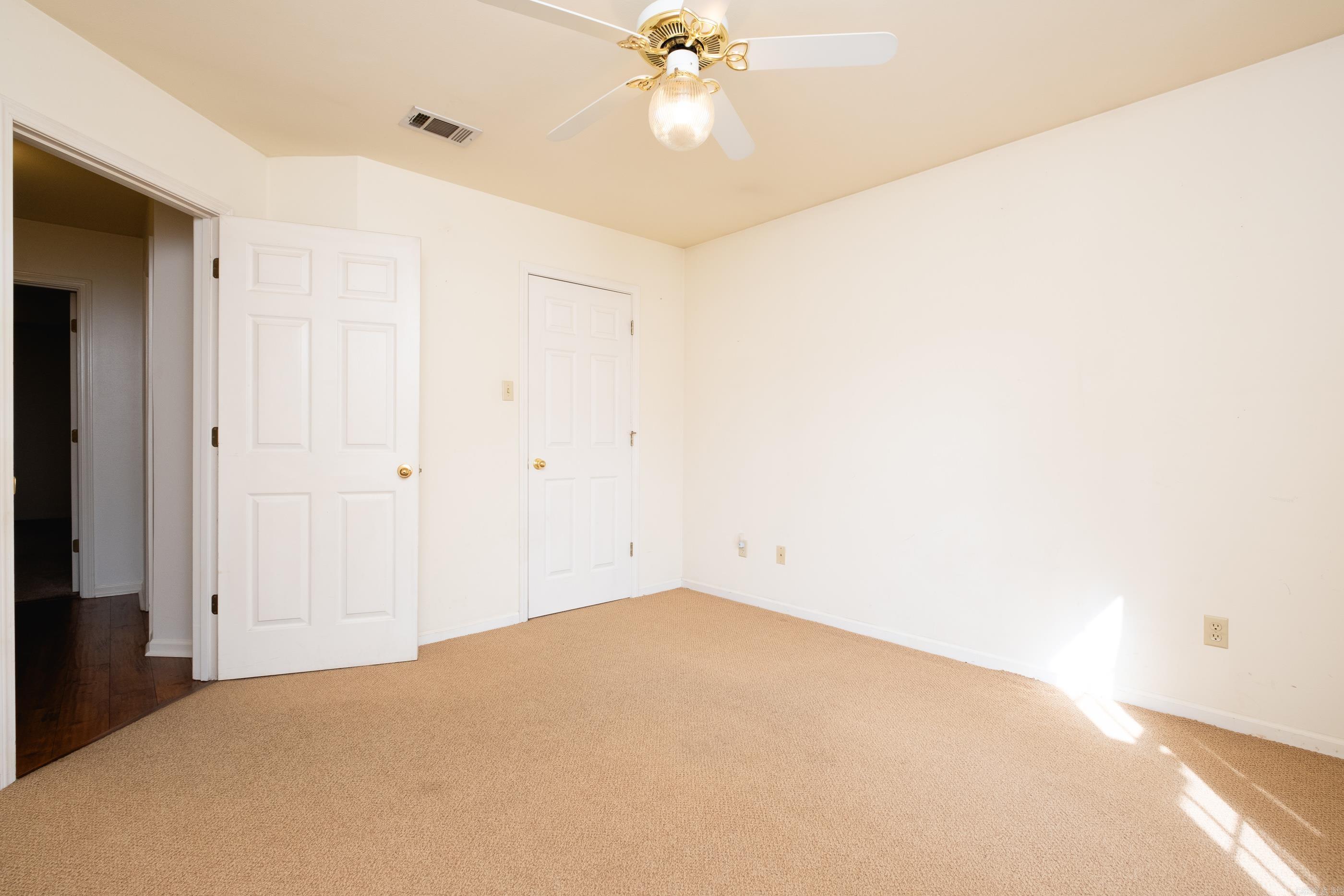 24 Laver Circle