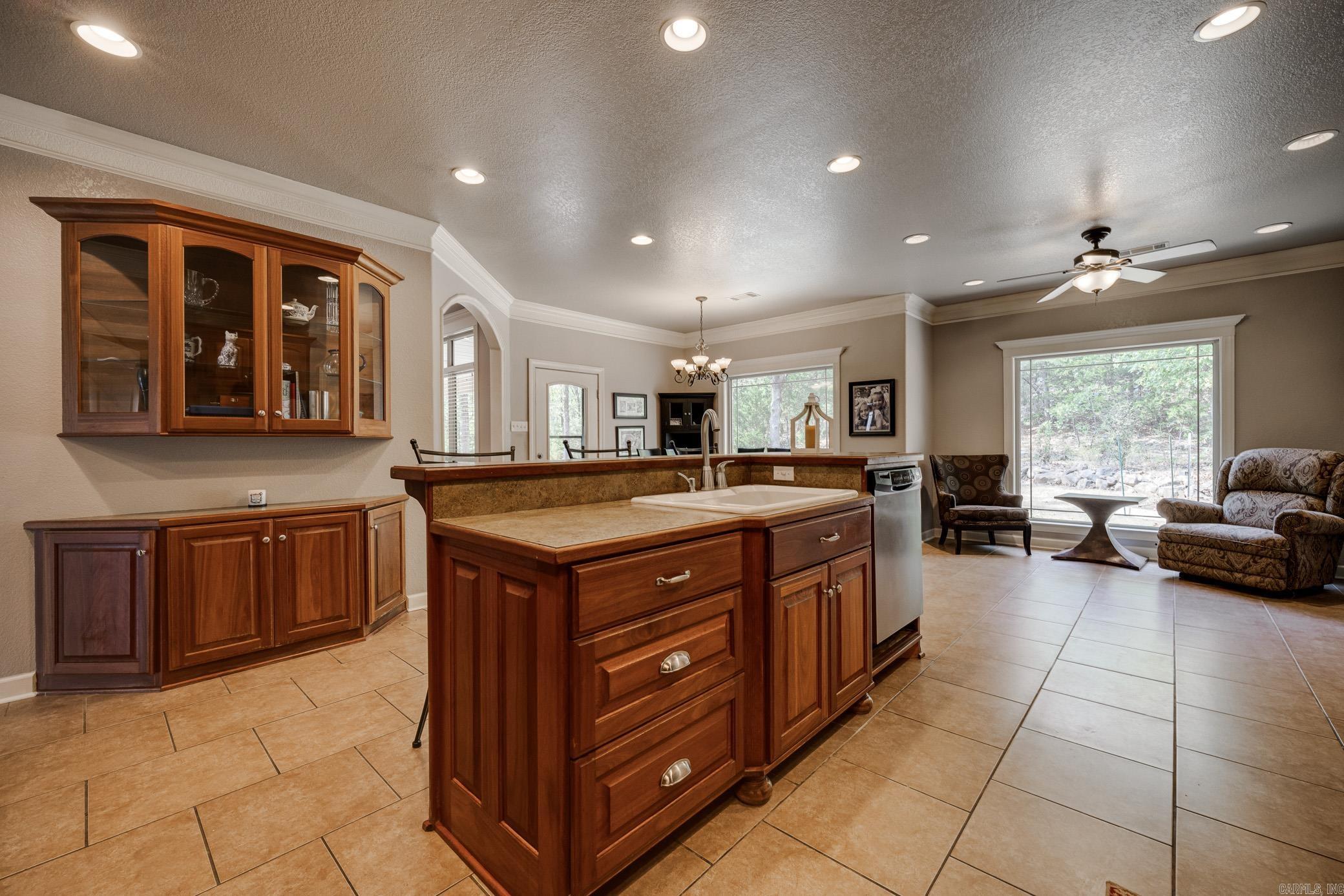 8635 Greer Road