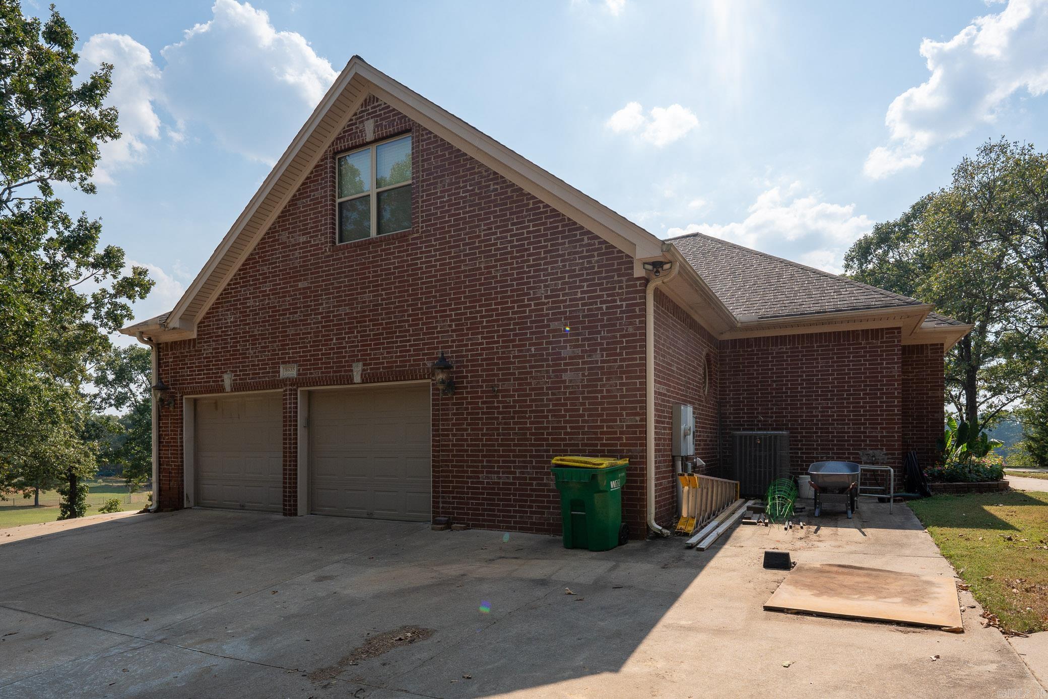 8635 Greer Road