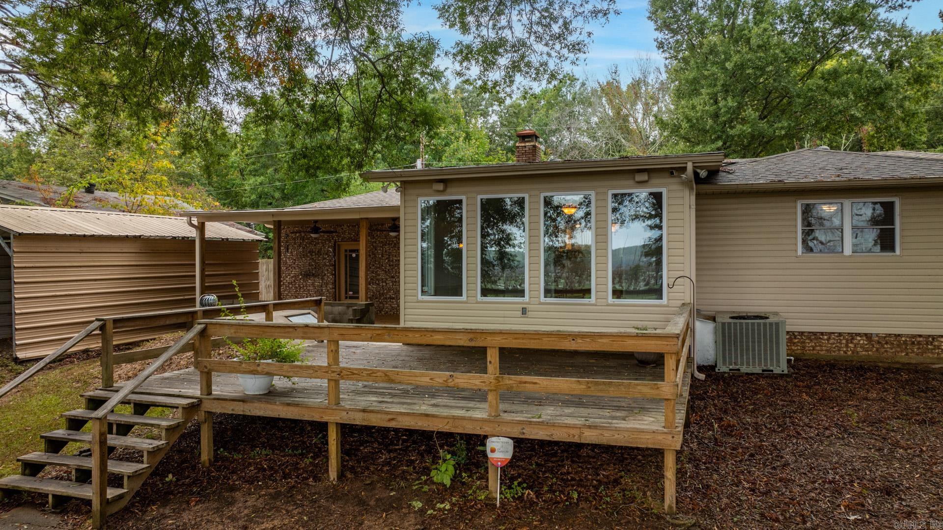 10 N Deer Lane