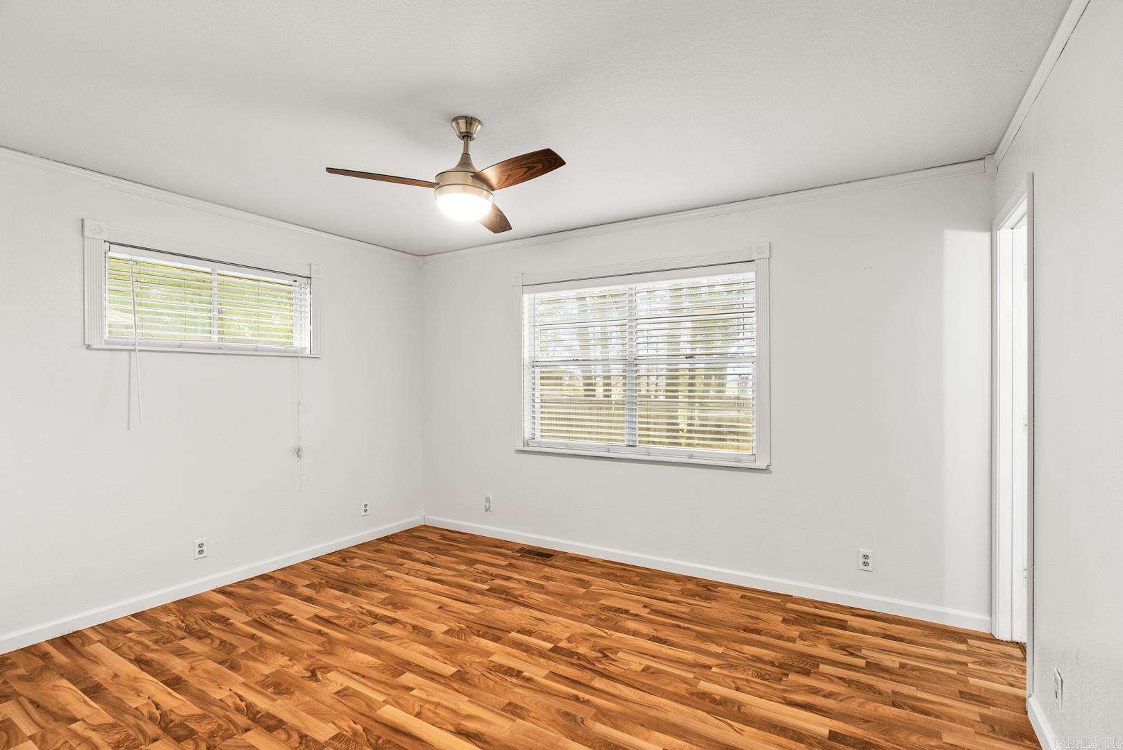 10 N Deer Lane