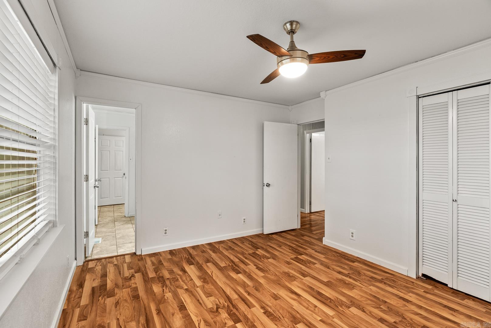 10 N Deer Lane