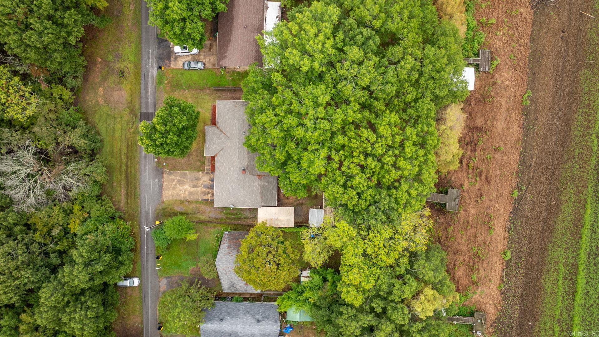 10 N Deer Lane