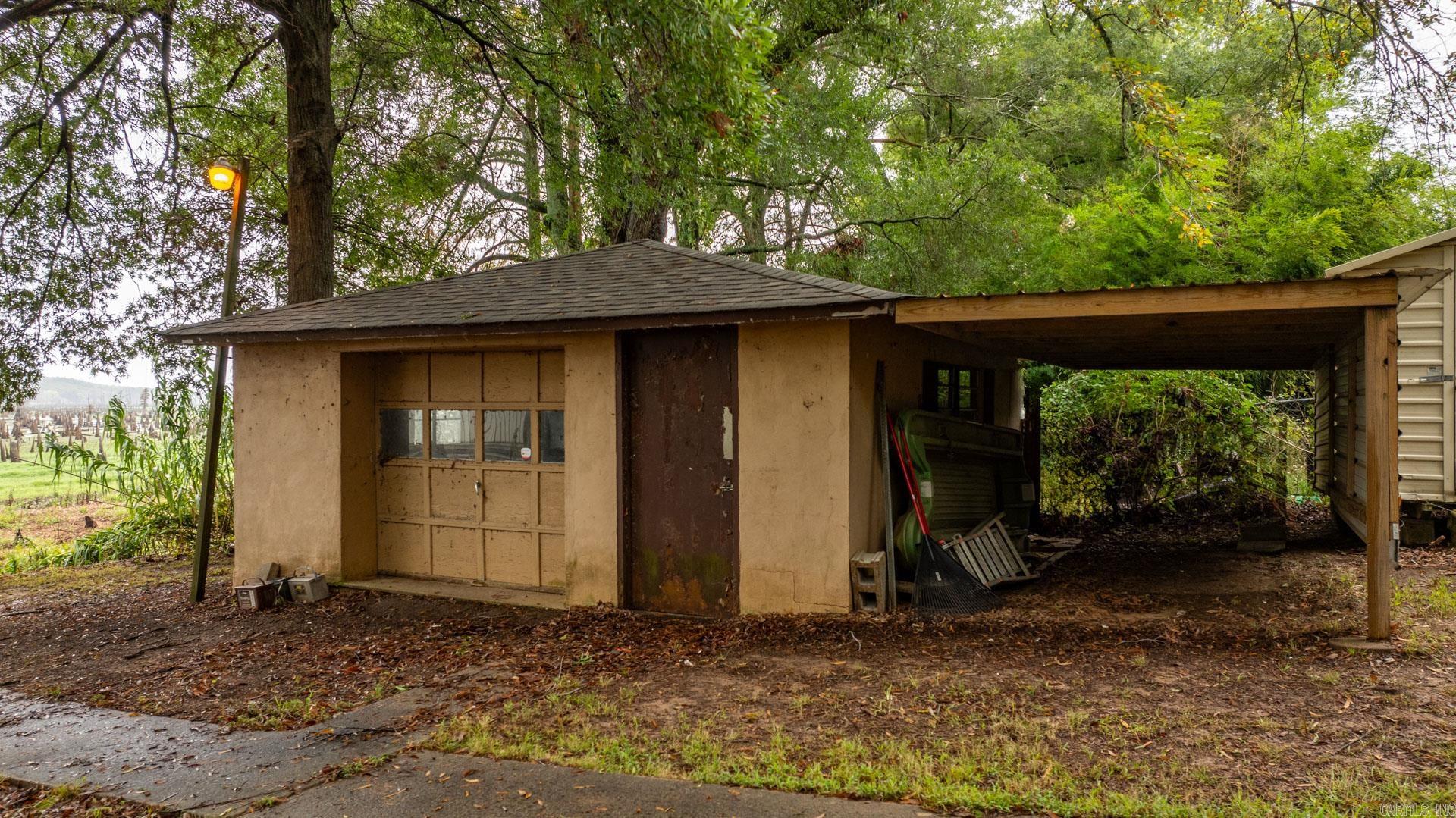10 N Deer Lane