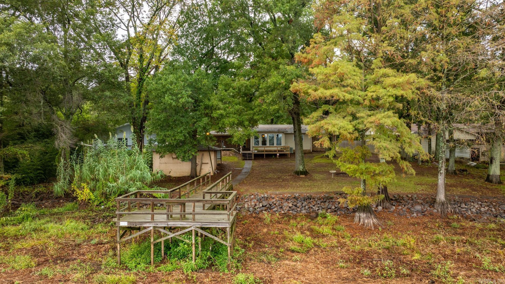 10 N Deer Lane