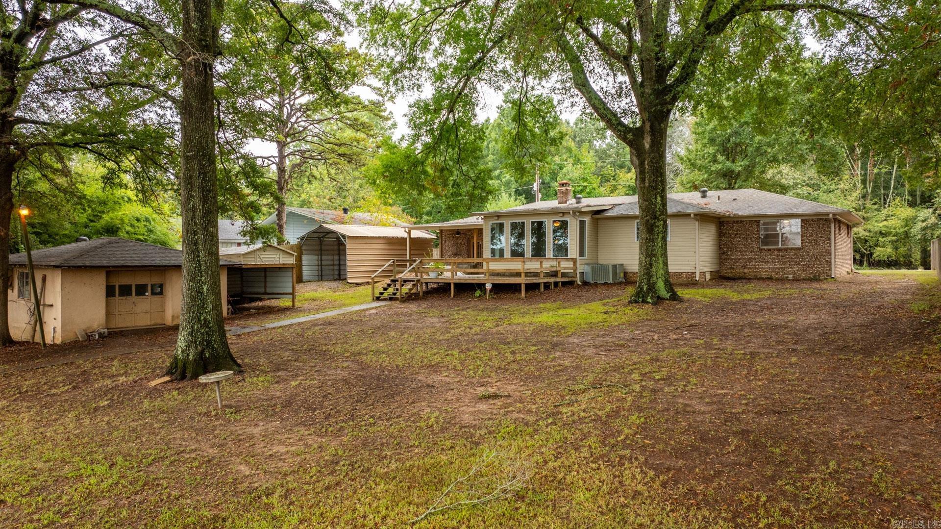 10 N Deer Lane