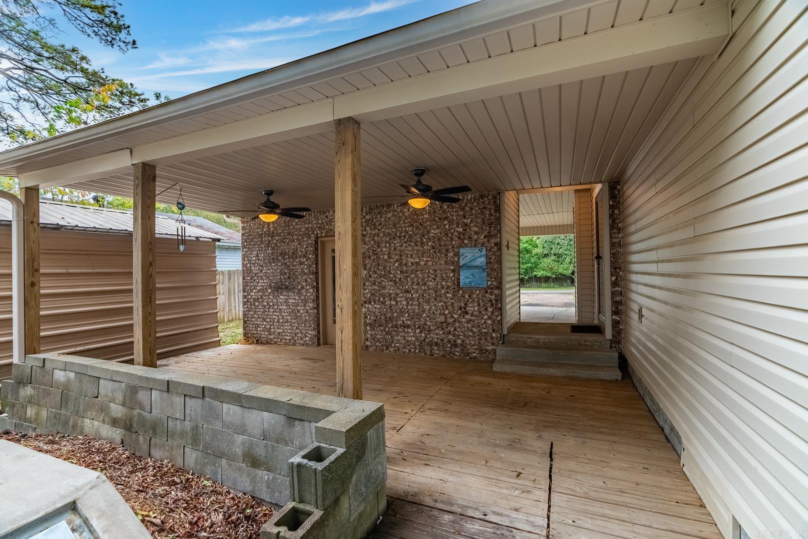 10 N Deer Lane