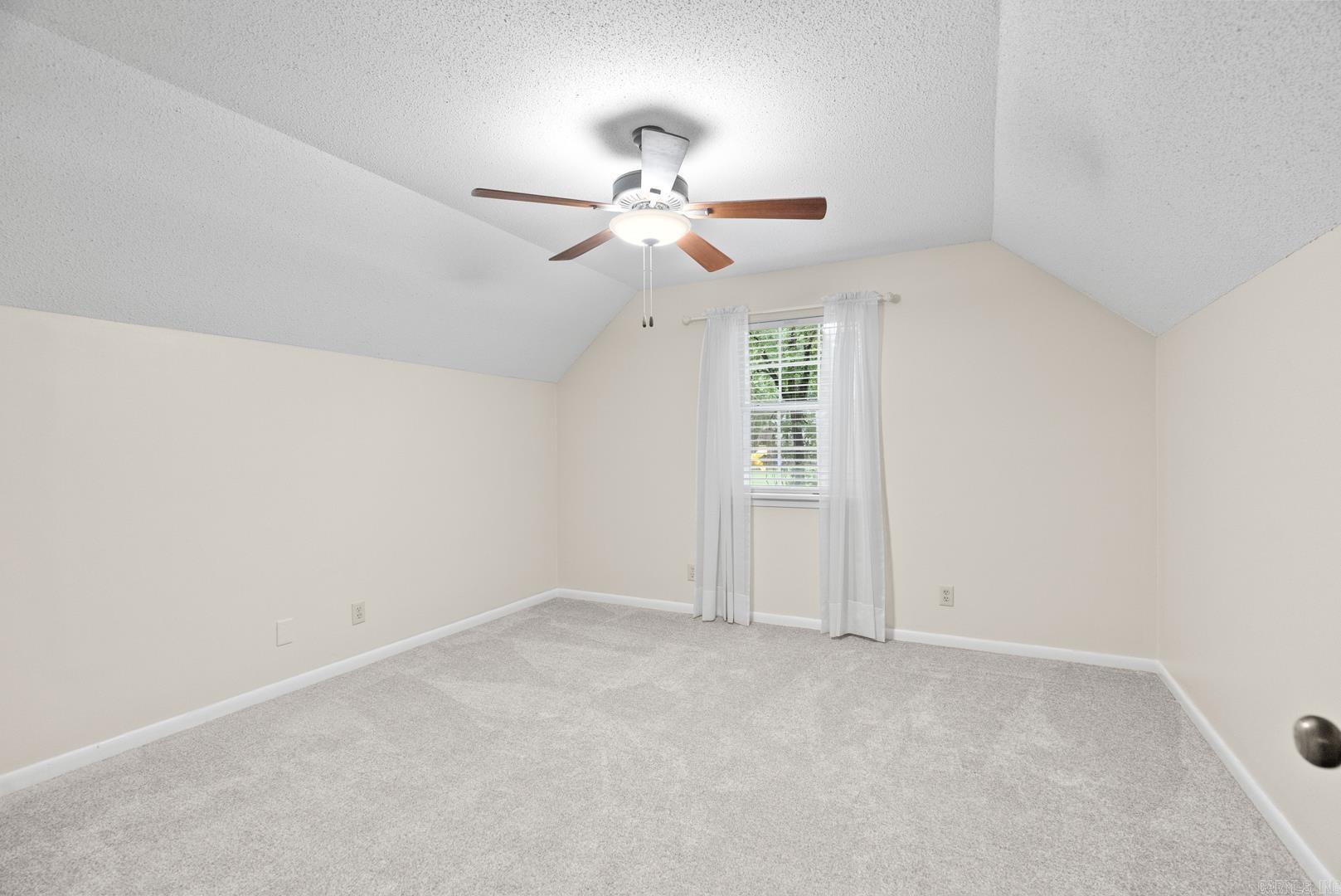 15807 Hunter Lane
