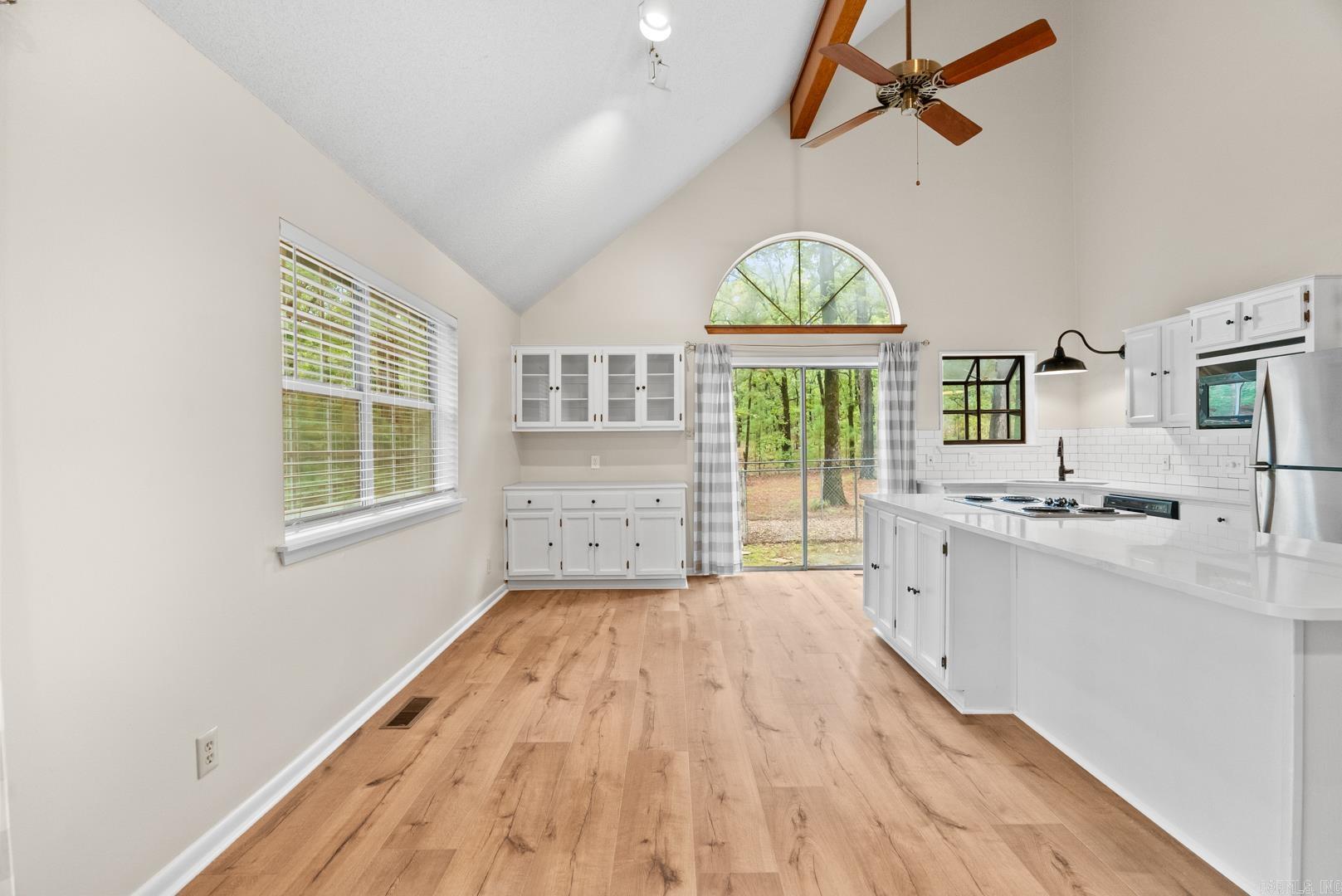 15807 Hunter Lane