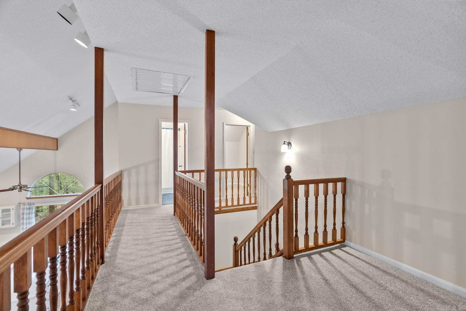 15807 Hunter Lane