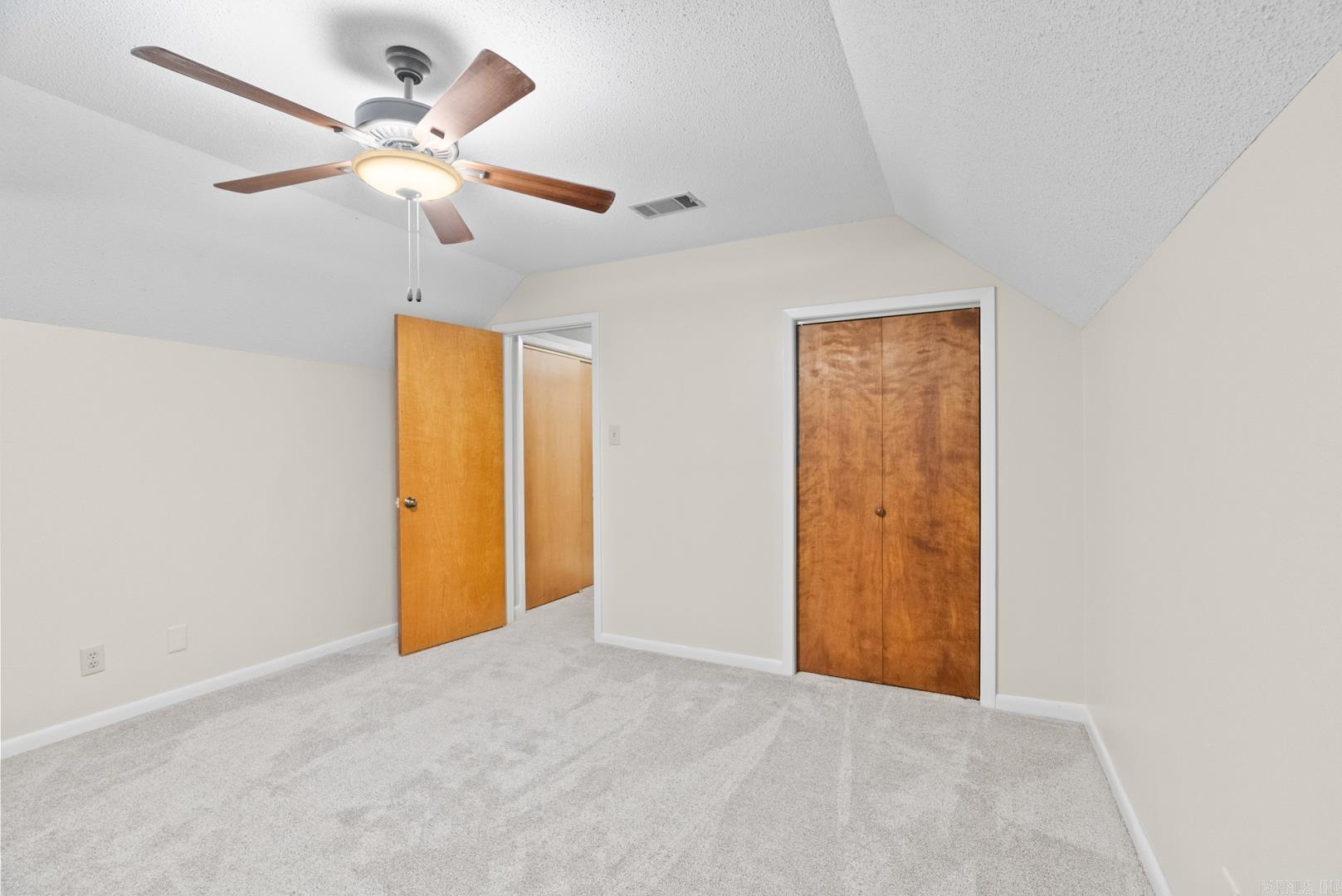 15807 Hunter Lane