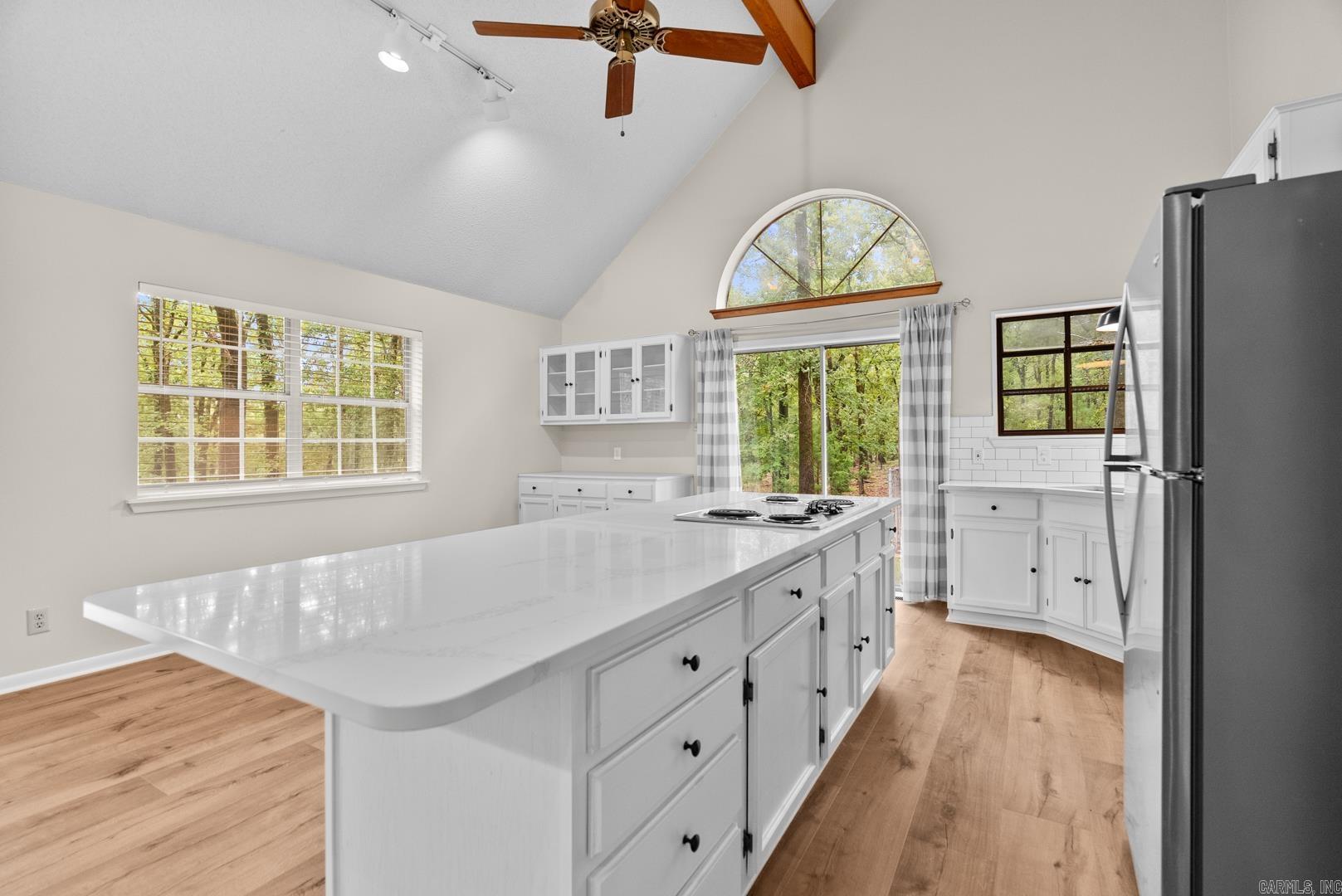 15807 Hunter Lane