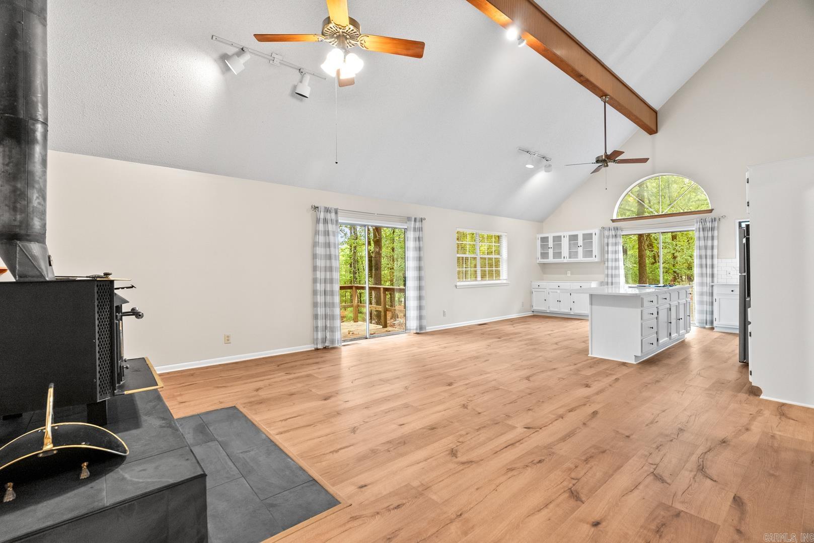 15807 Hunter Lane