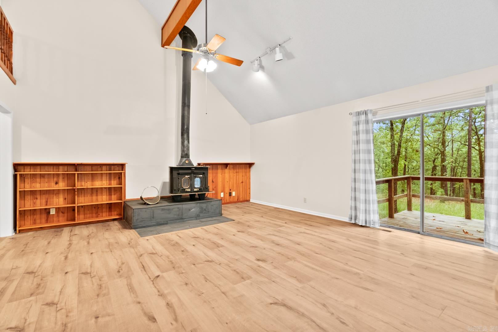 15807 Hunter Lane