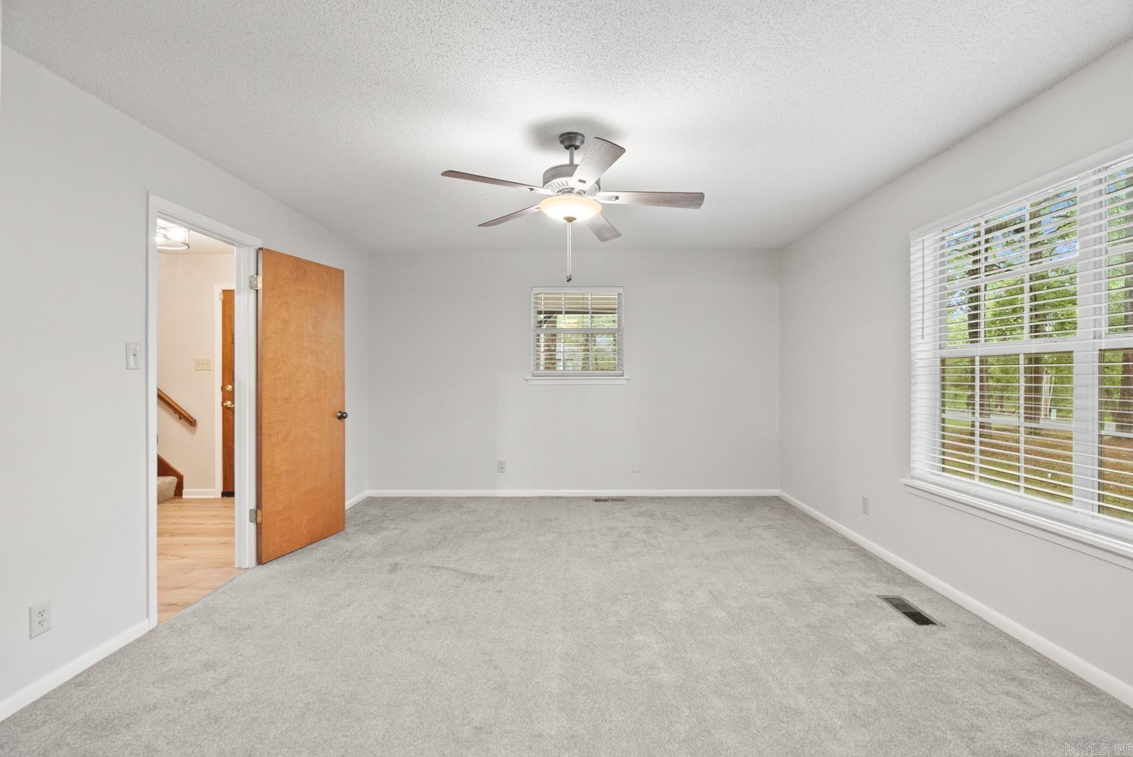15807 Hunter Lane