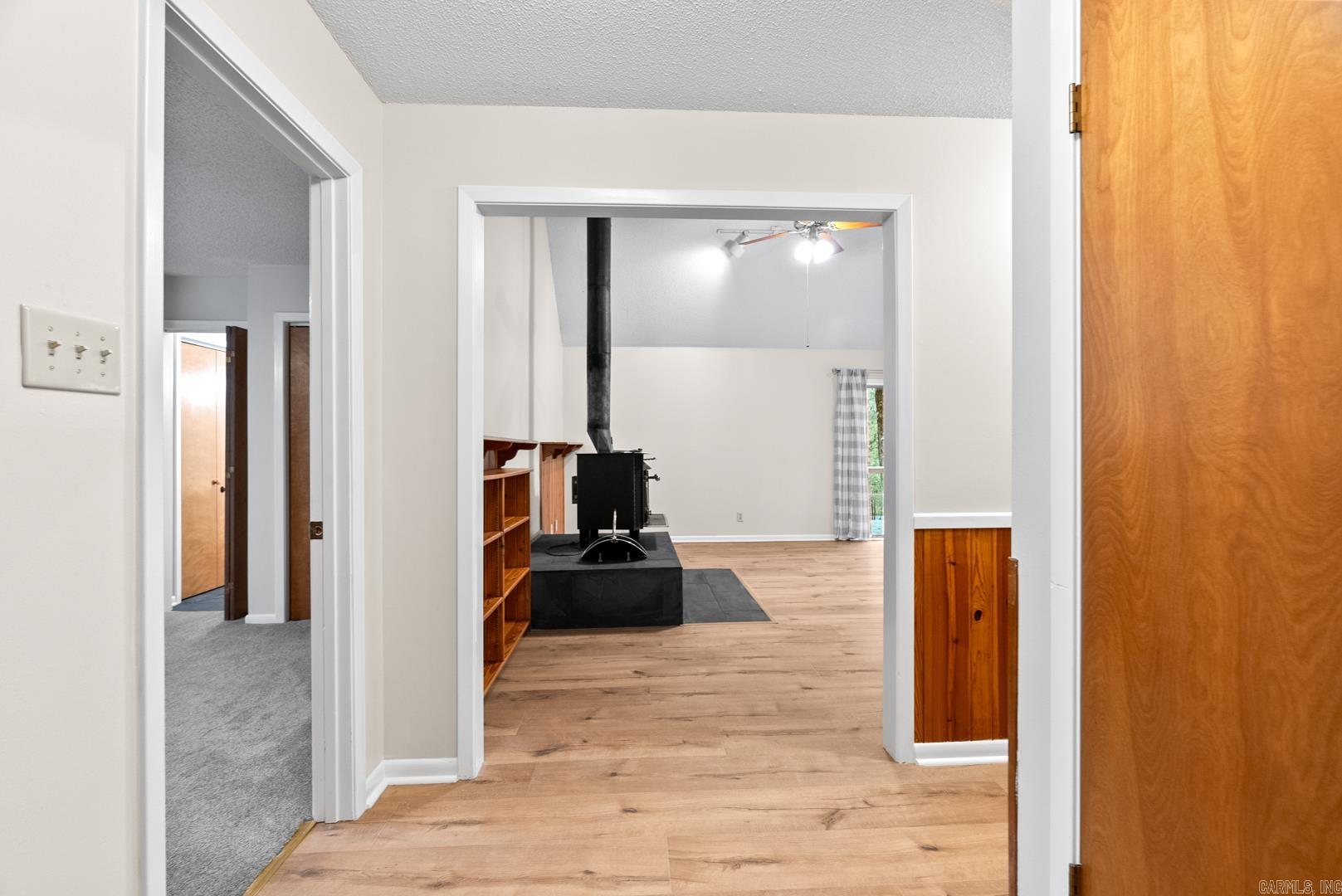 15807 Hunter Lane