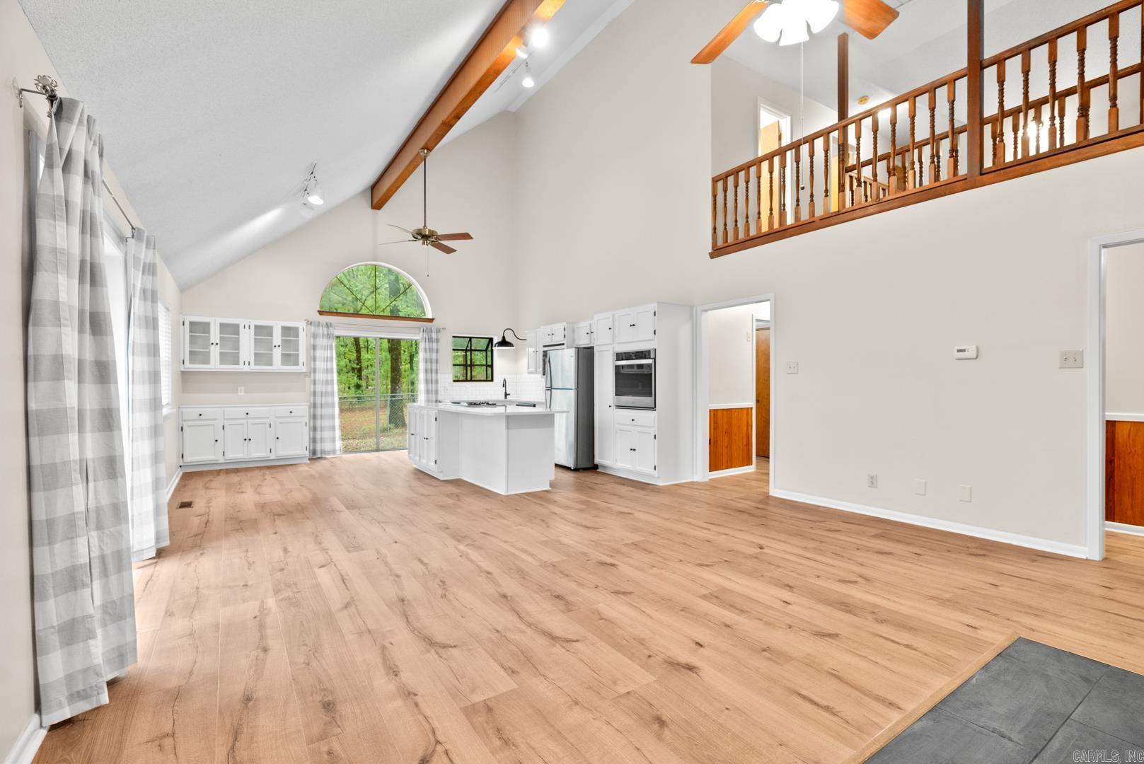 15807 Hunter Lane