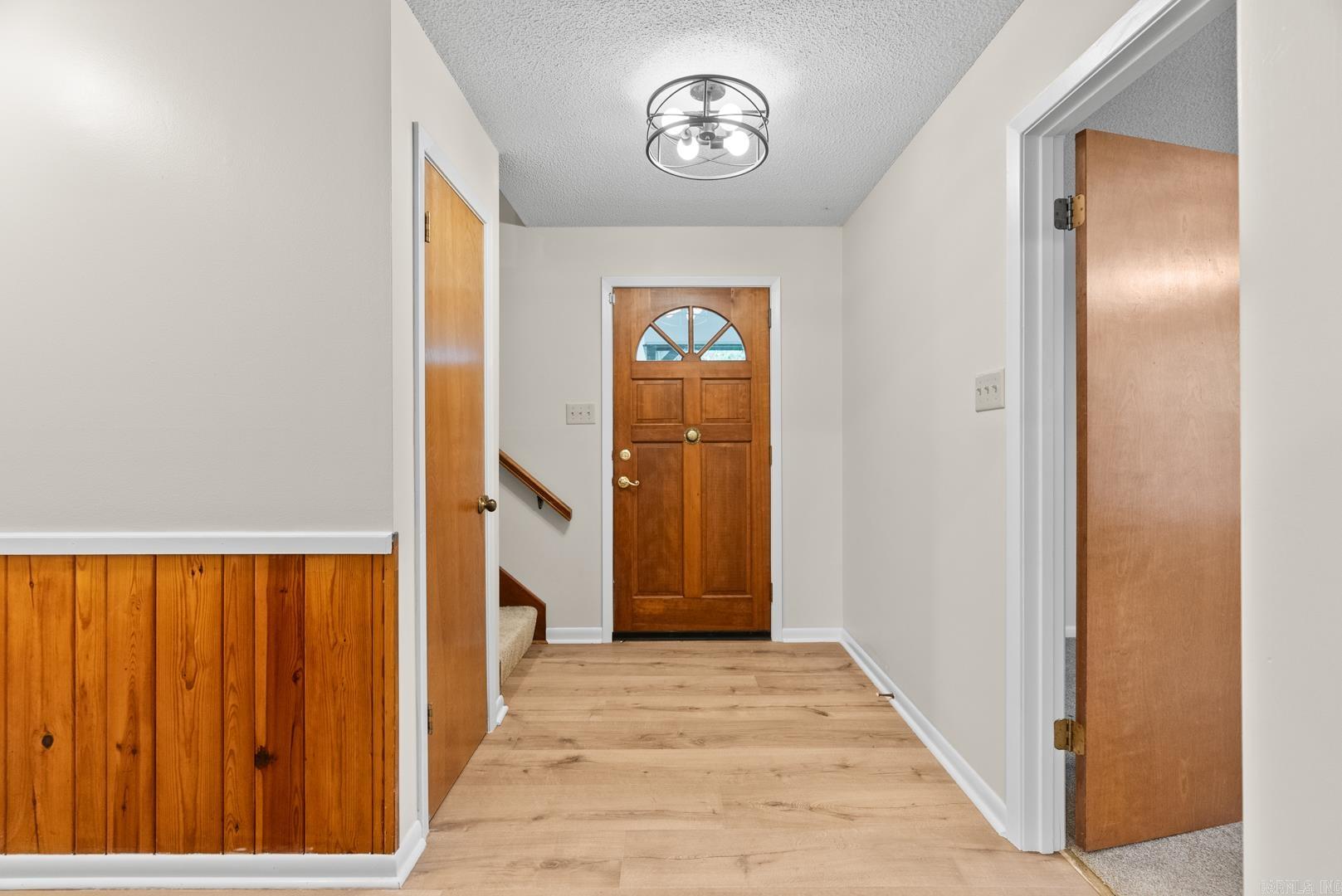 15807 Hunter Lane
