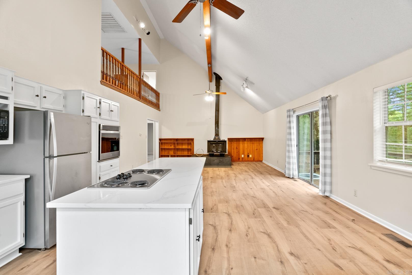 15807 Hunter Lane