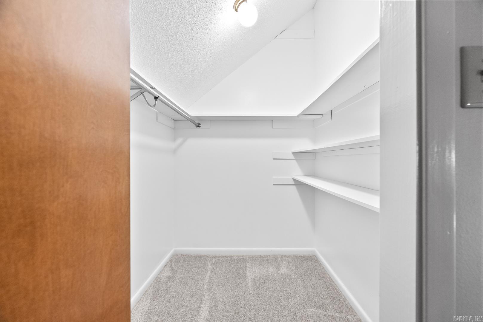 15807 Hunter Lane