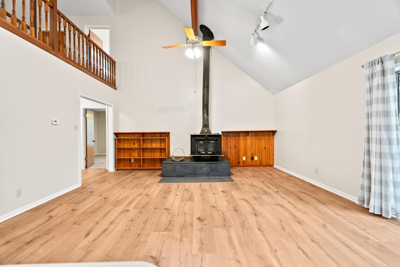 15807 Hunter Lane