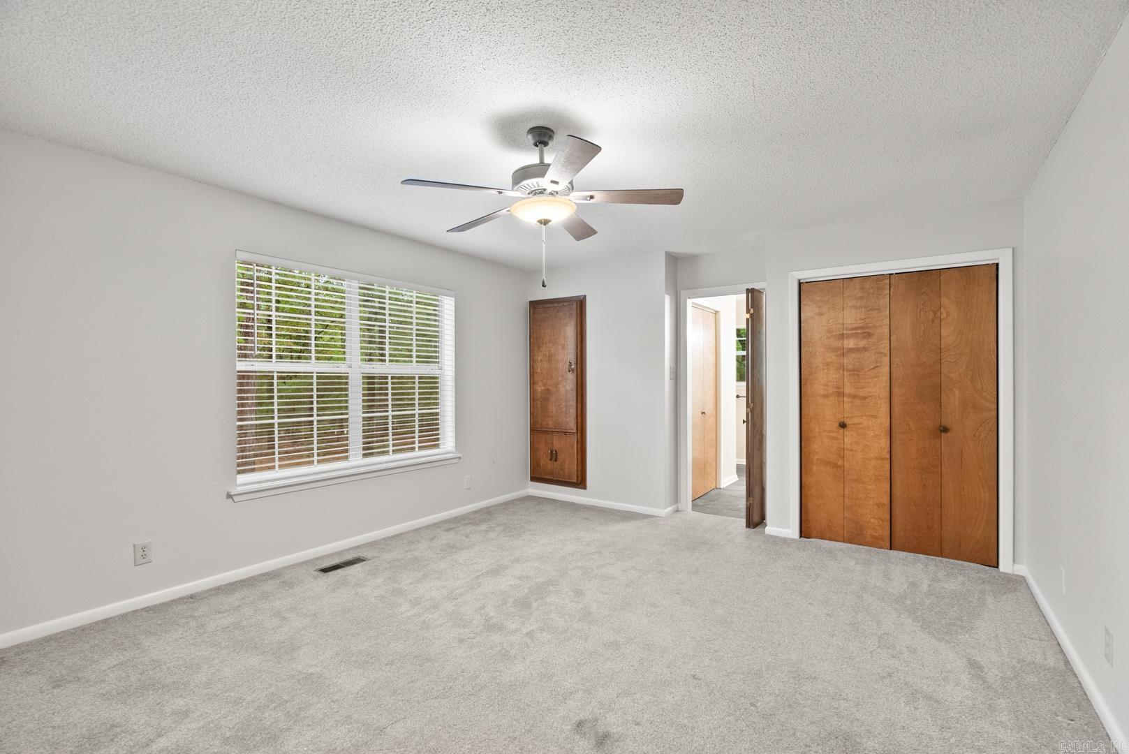 15807 Hunter Lane