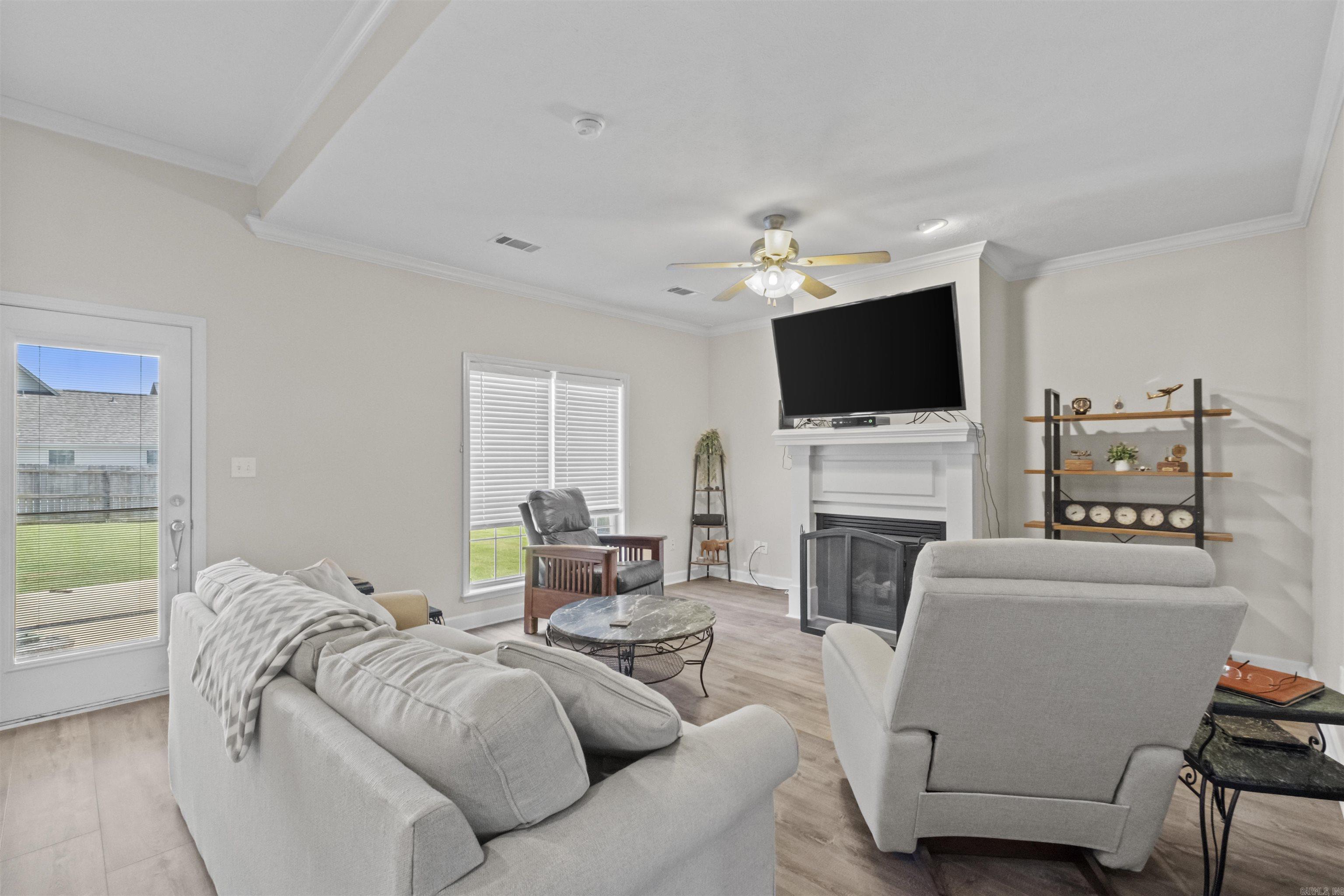 196 Oakview