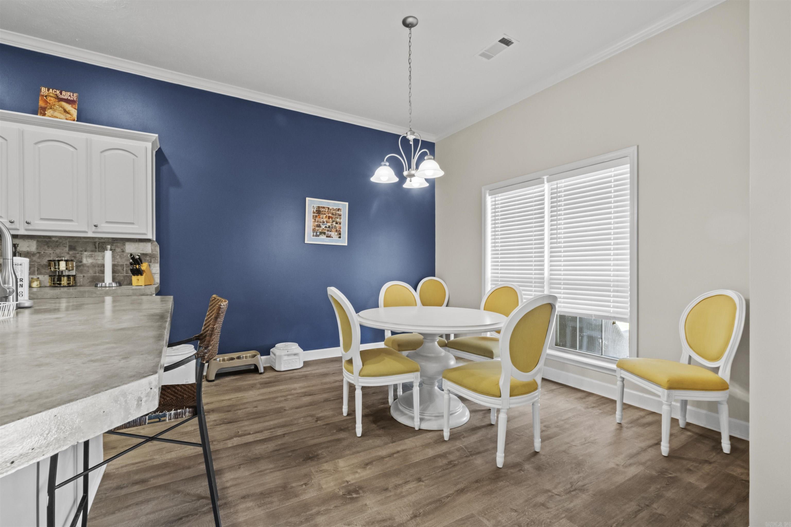 196 Oakview