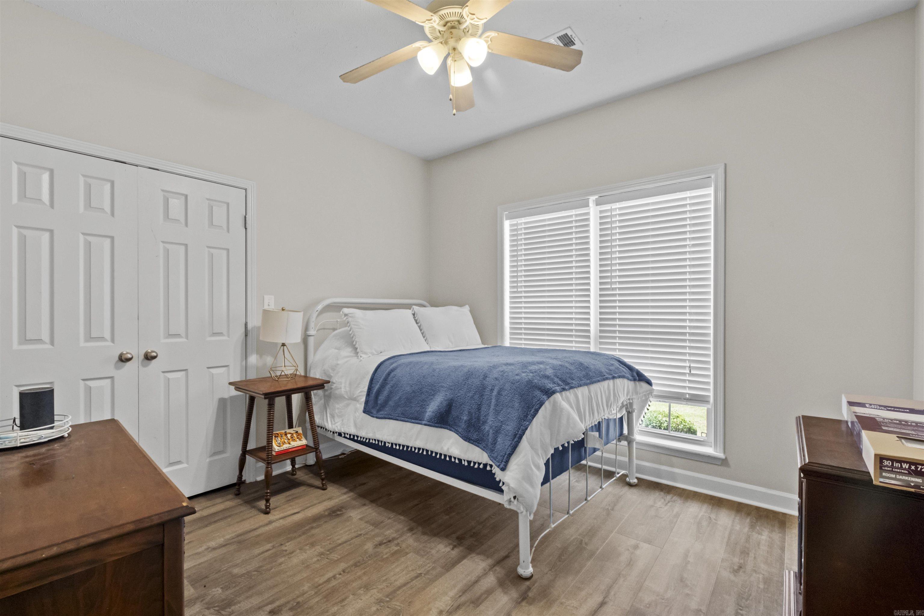 196 Oakview
