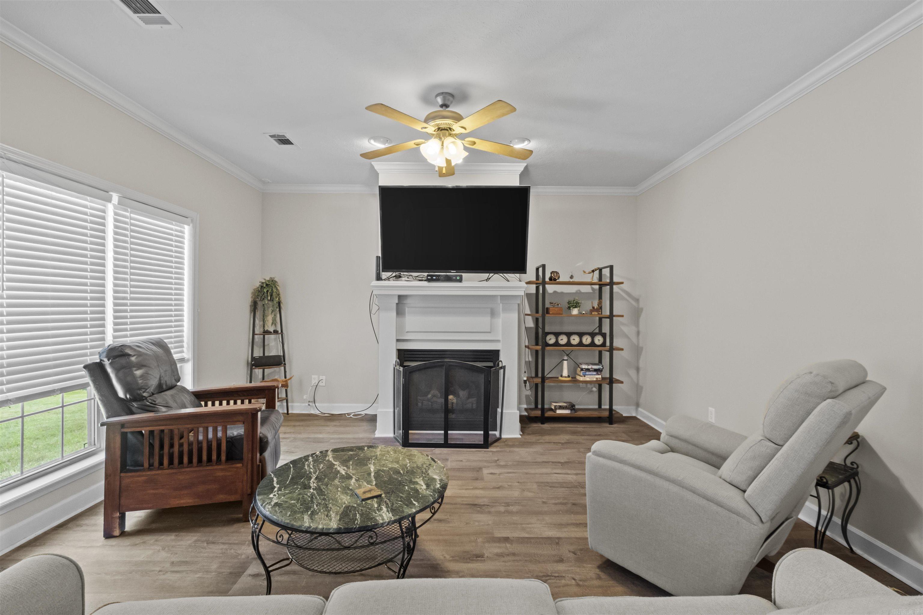 196 Oakview