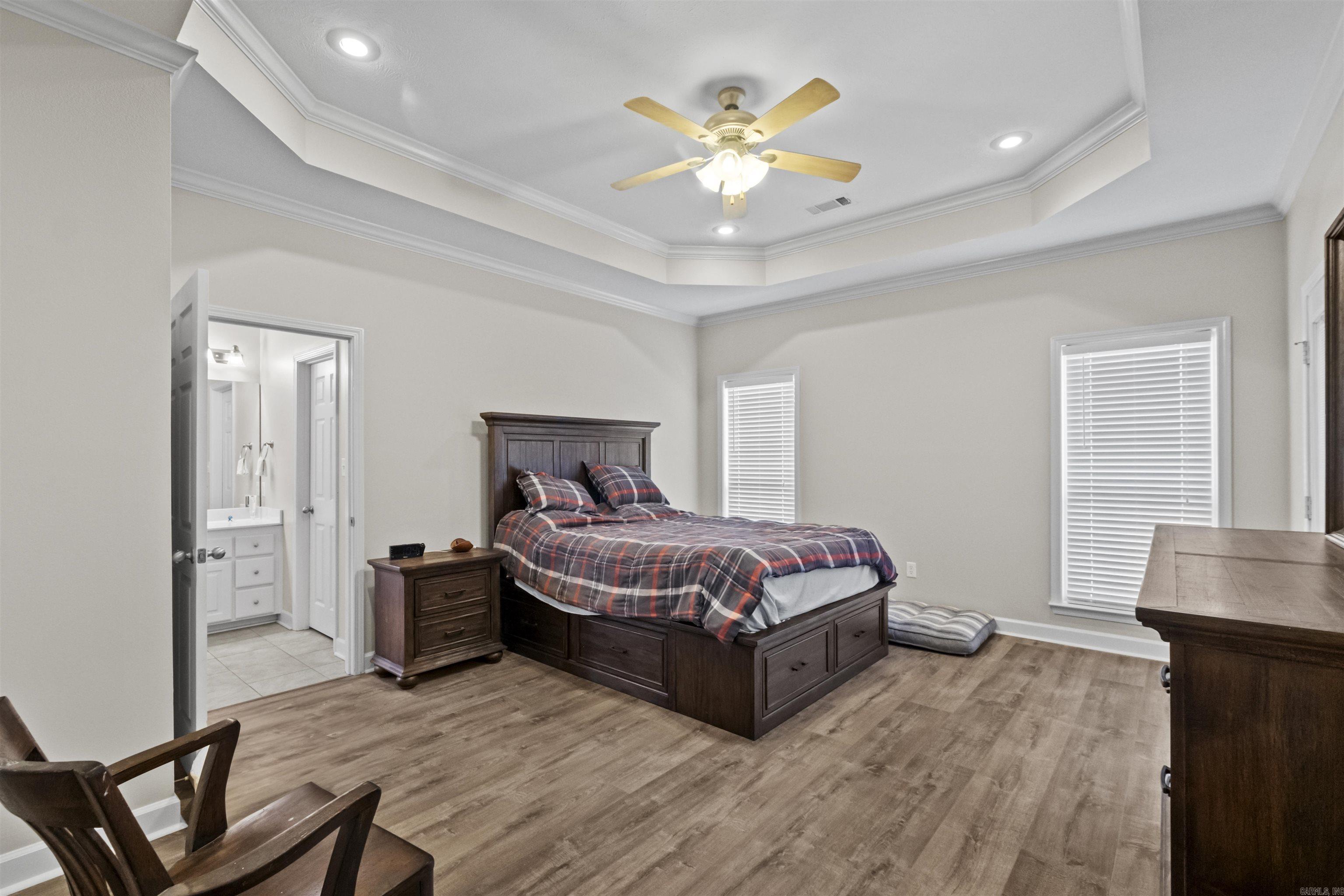 196 Oakview