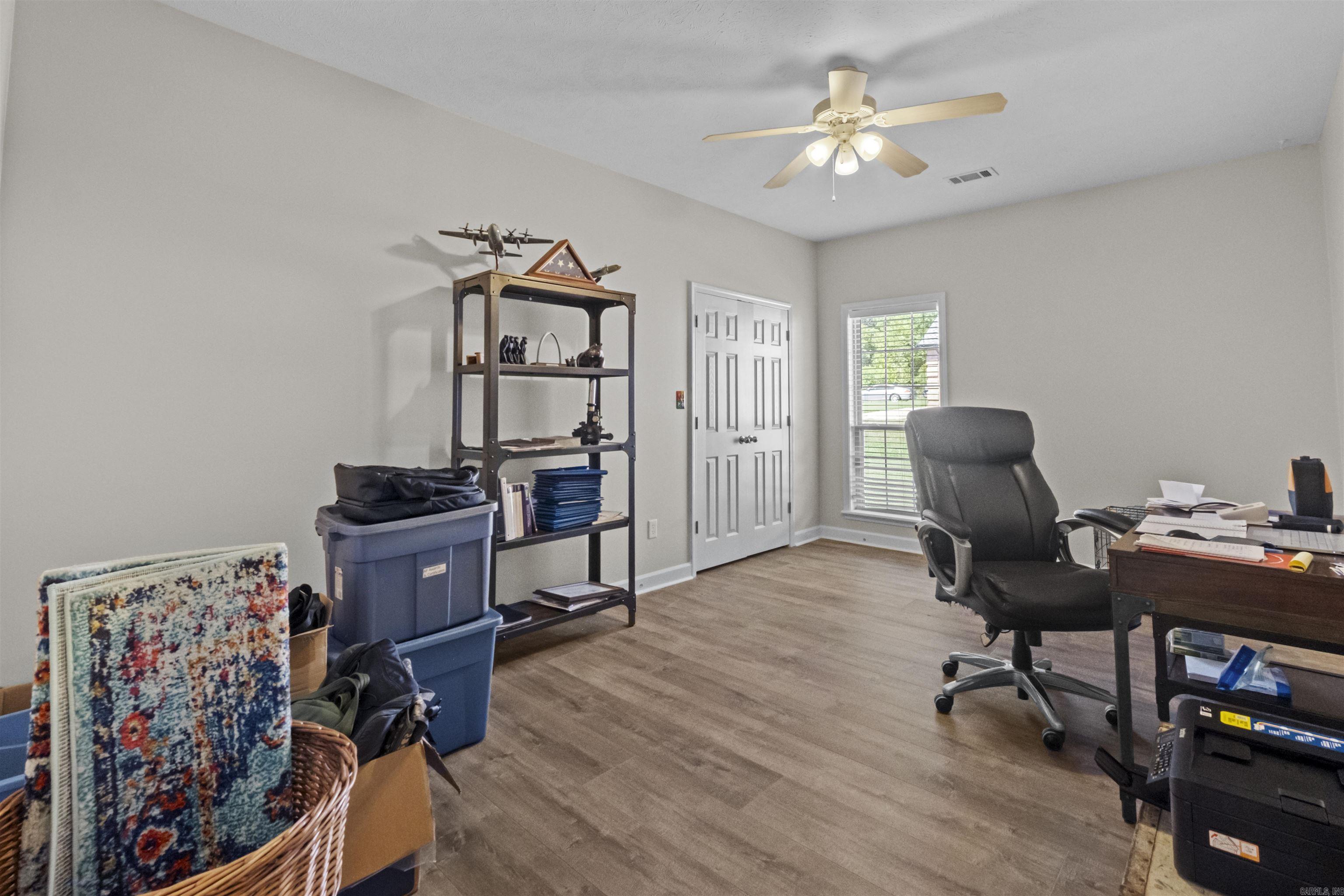 196 Oakview