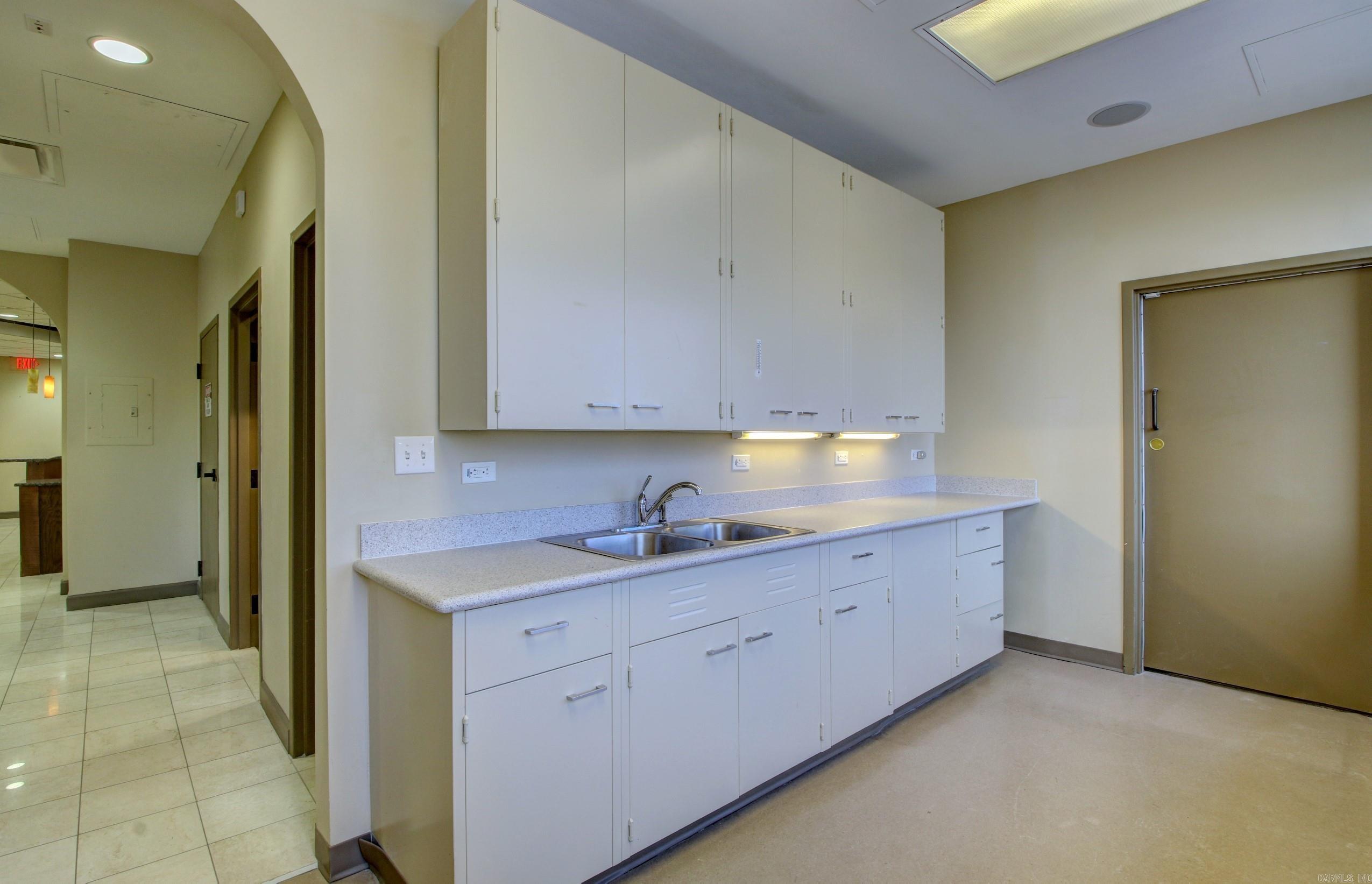 9601 Baptist Health Drive, Suite 960