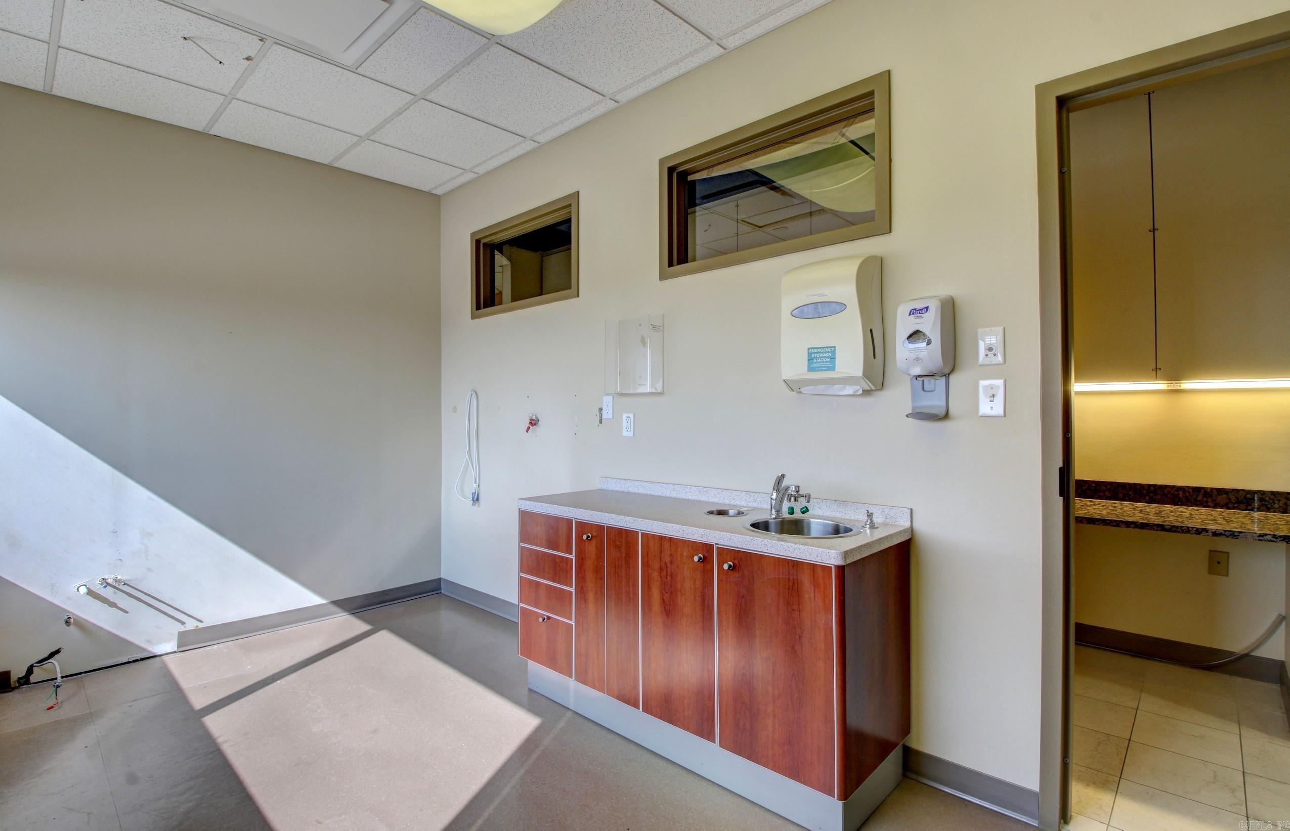 9601 Baptist Health Drive, Suite 960