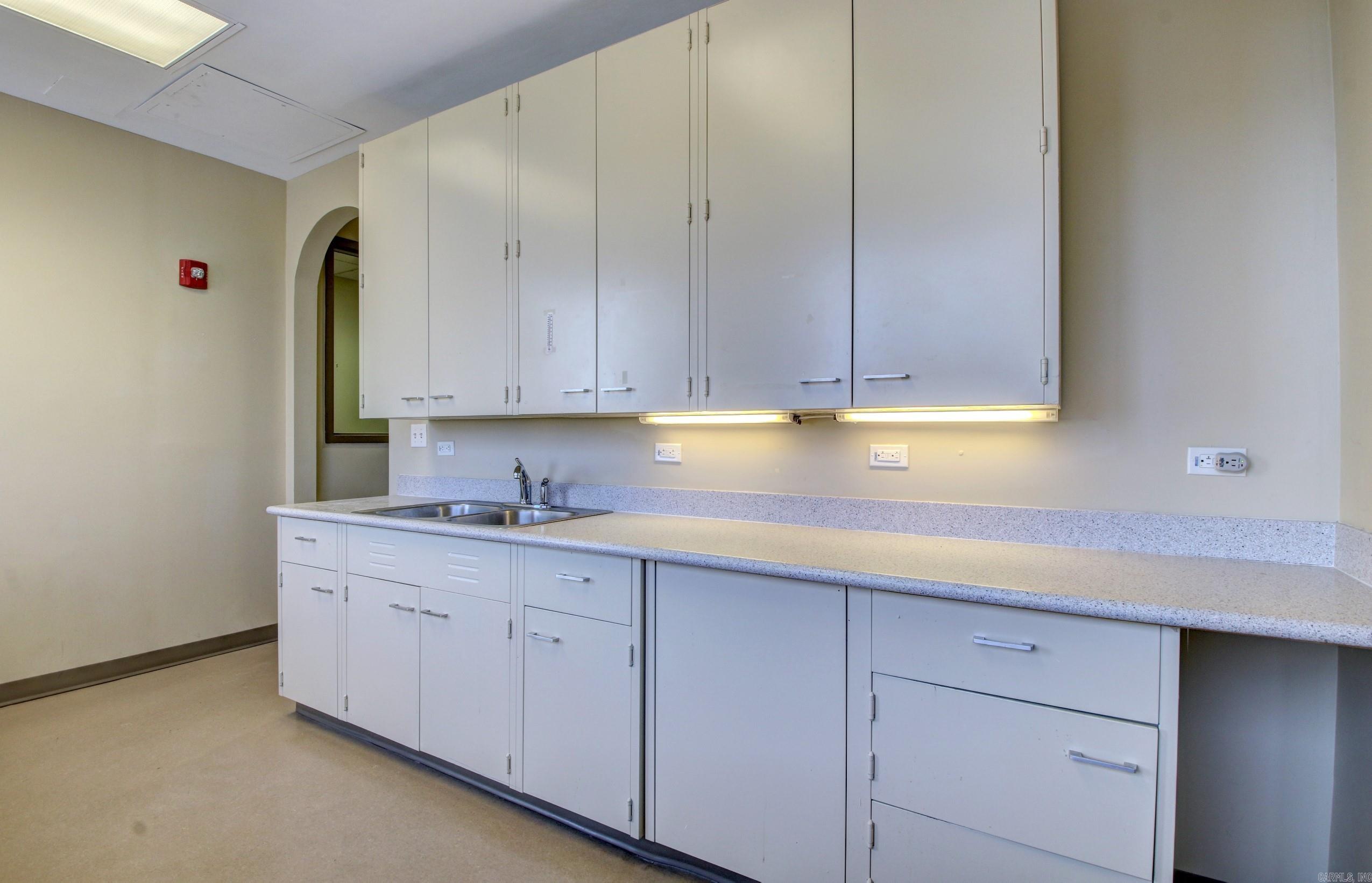 9601 Baptist Health Drive, Suite 960