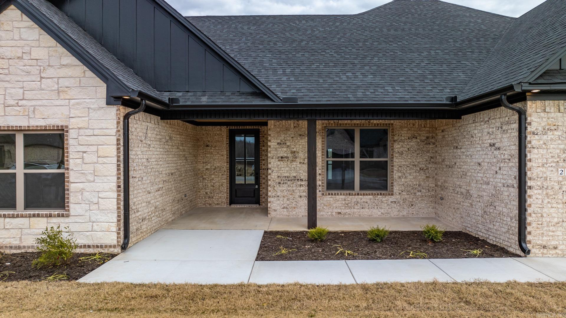 2333 Lakewood Circle