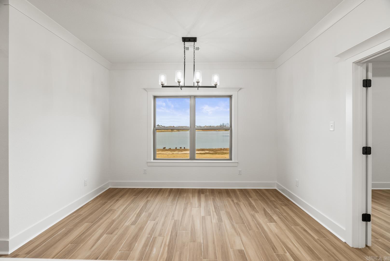 2333 Lakewood Circle