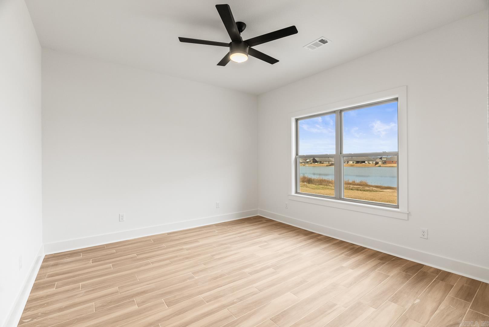 2333 Lakewood Circle