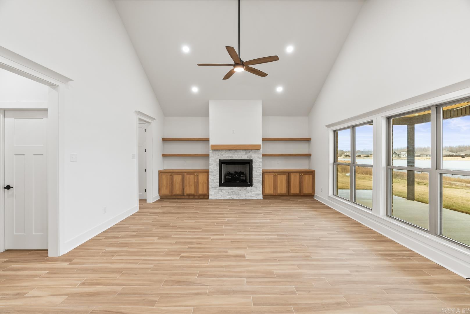 2333 Lakewood Circle