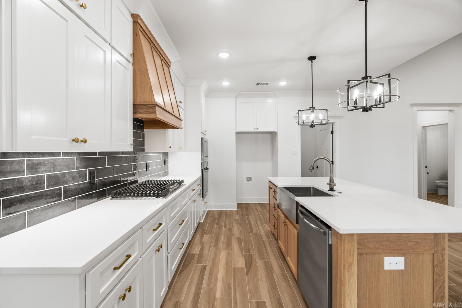 2333 Lakewood Circle