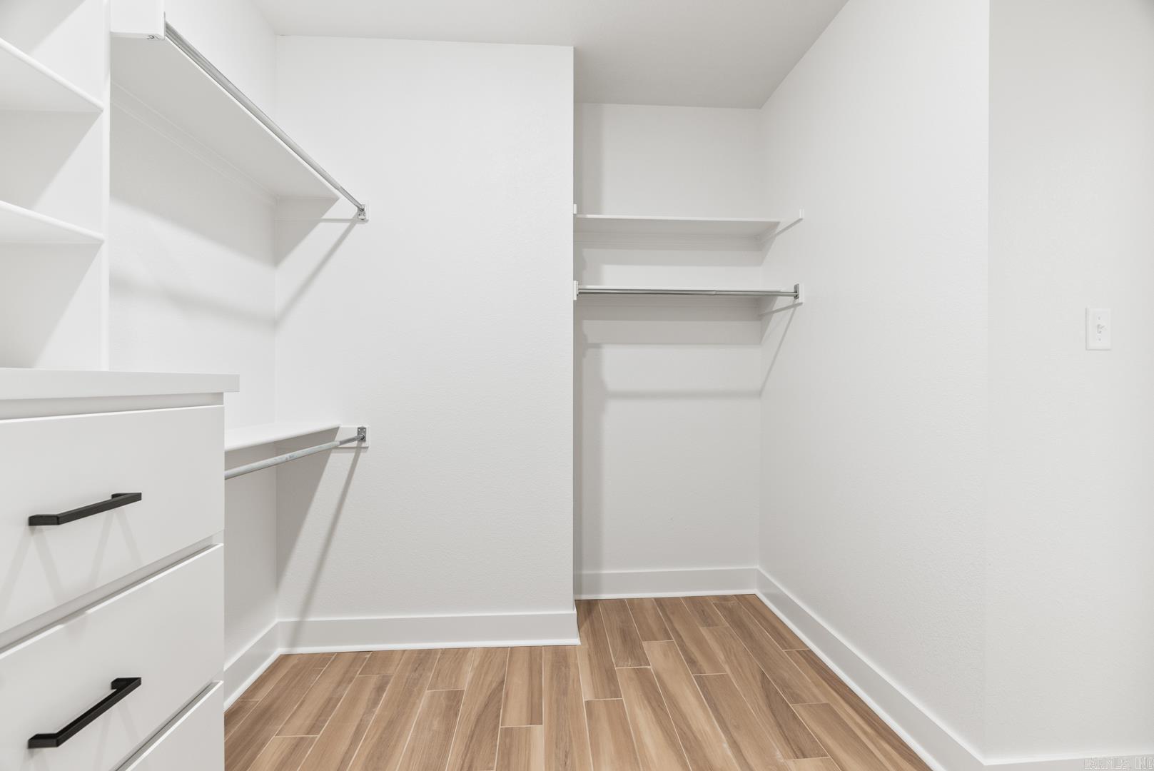 2333 Lakewood Circle