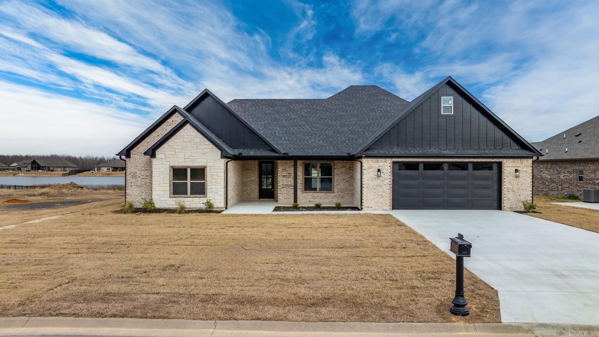 2333 Lakewood Circle