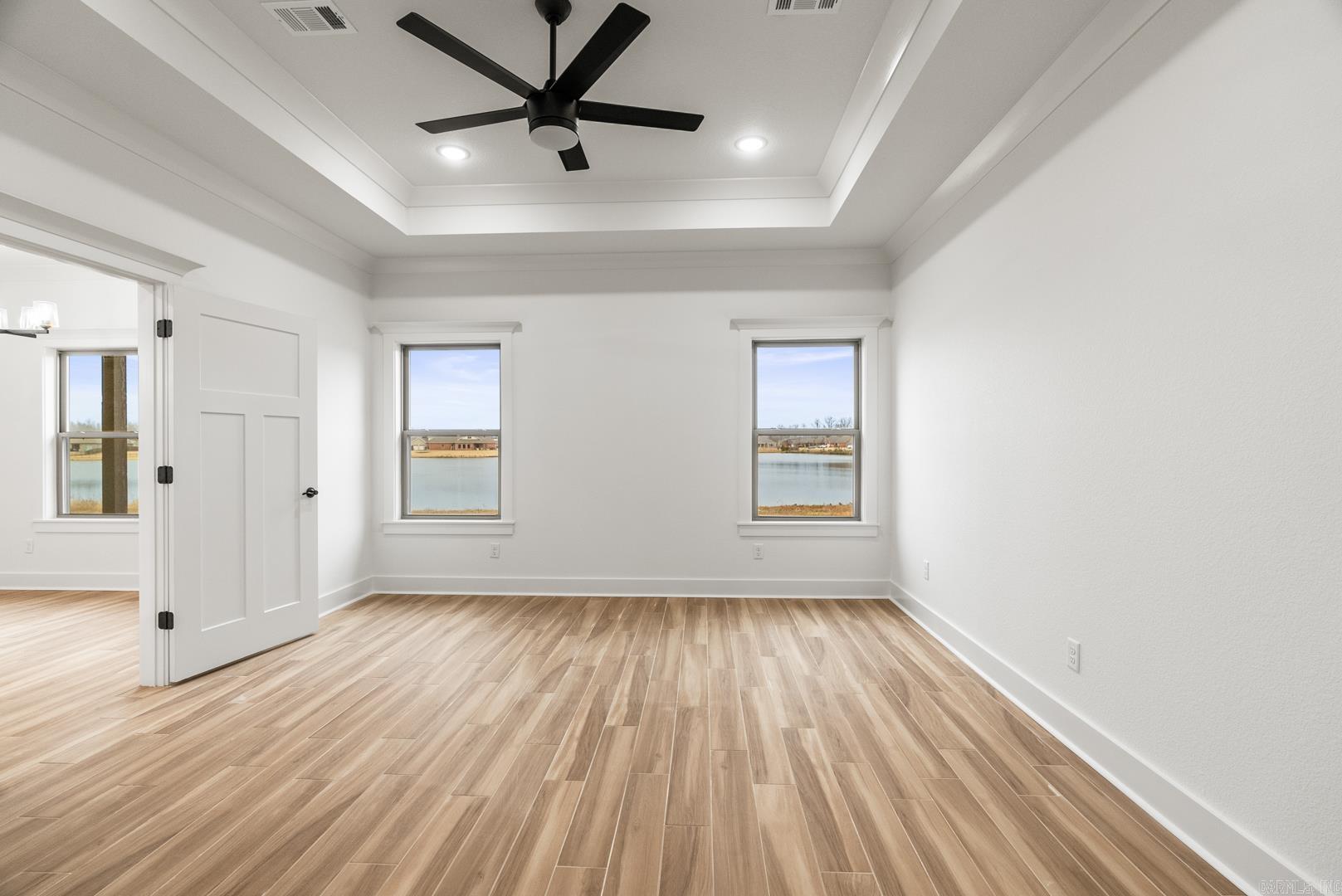 2333 Lakewood Circle